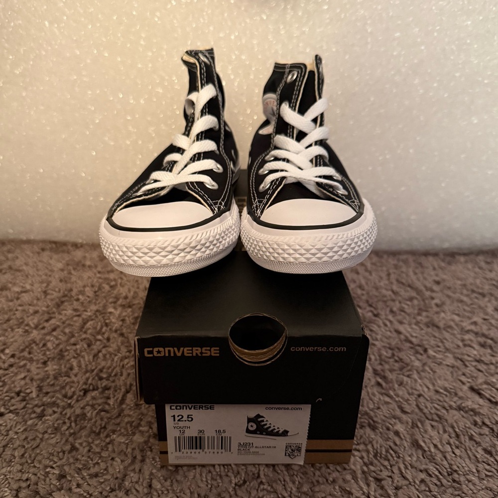Converse Chuck Taylor All Star High Top Kids Size 12.5 Sneakers
